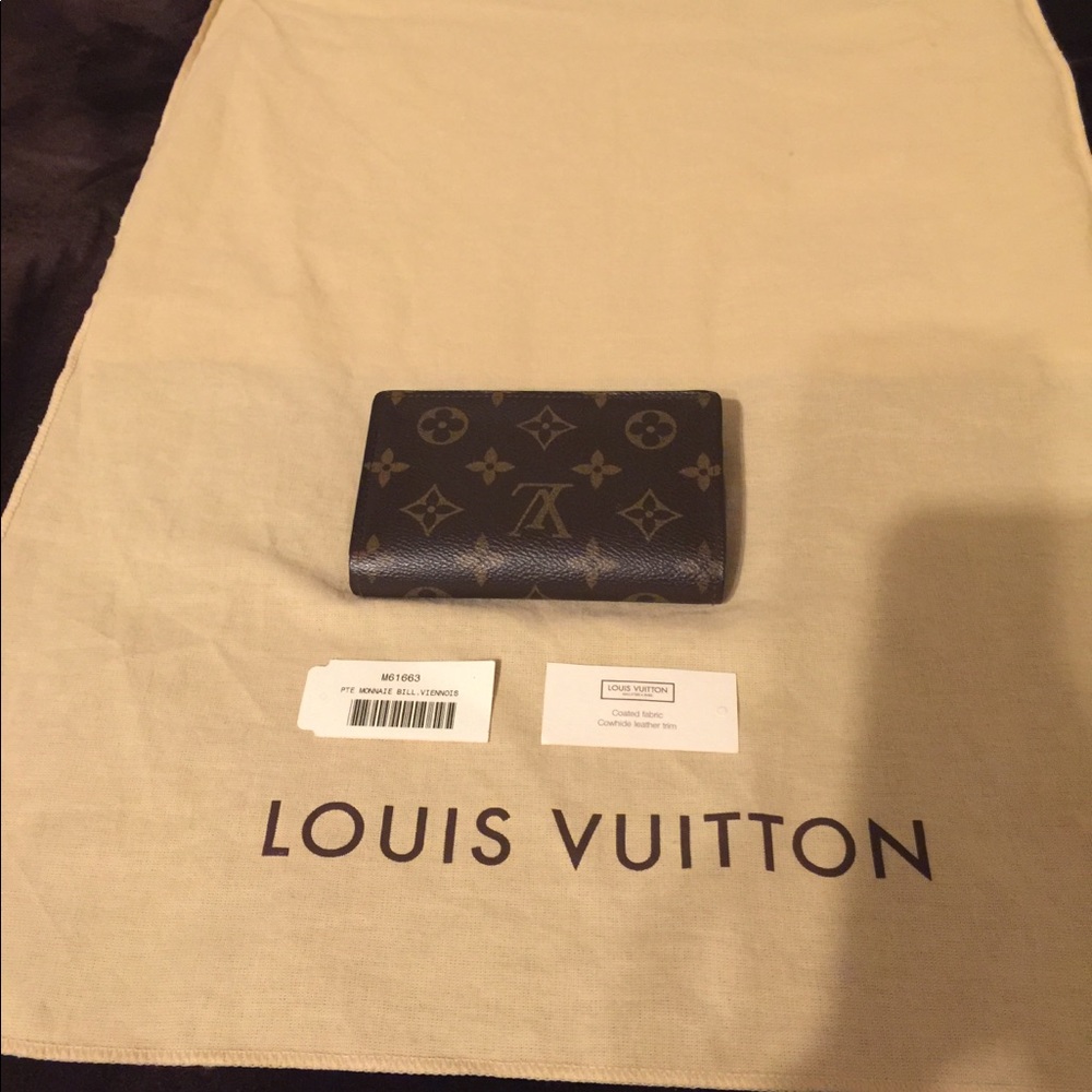 Louise Vuitton wallet