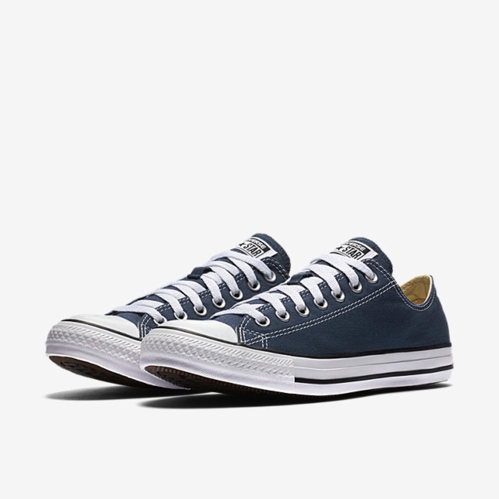 ⭐️Converse All Star Navy Low Chucks Taylor⭐️