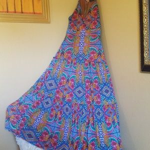 Omg beautiful flower maxi Dress!