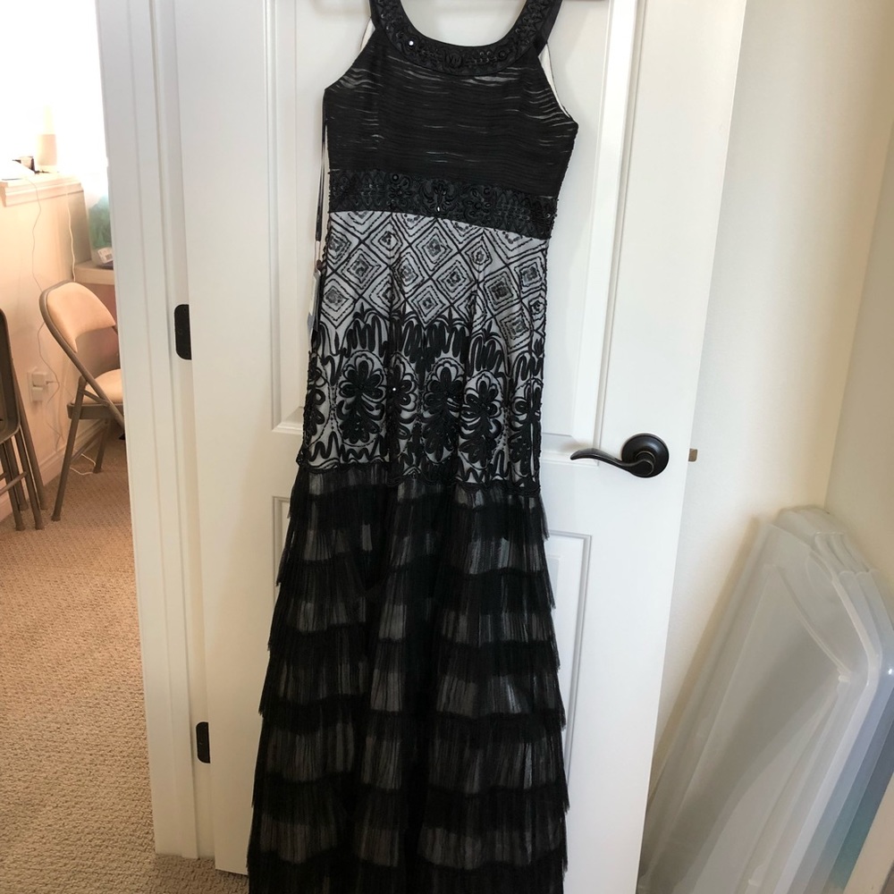 Sue Wong Long black dress white lining, lace skirt