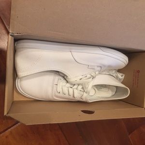 Skinny white vans