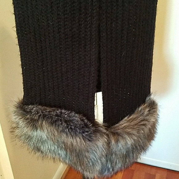 Kate Spade long scarf with faux fur trim - Picture 4 of 8