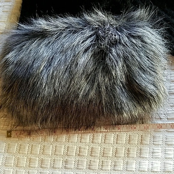Kate Spade long scarf with faux fur trim - Picture 6 of 8