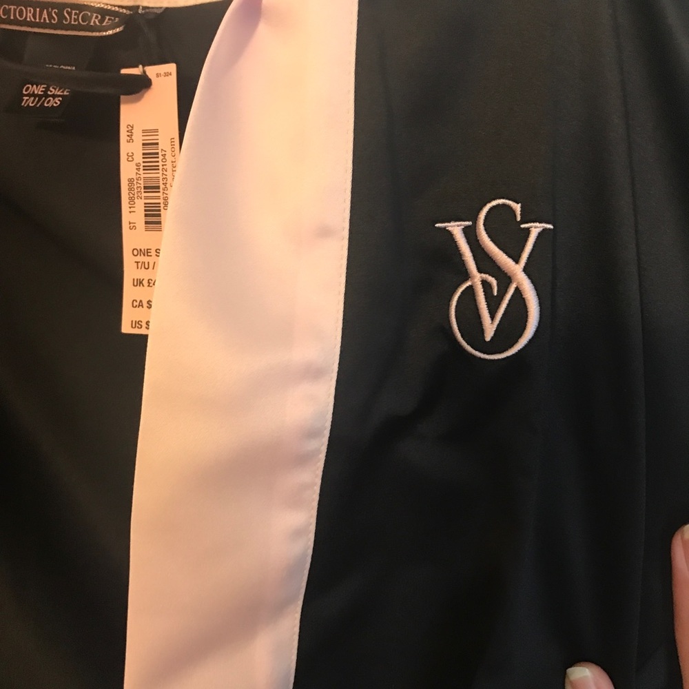 Victoria secret pink and black robe new