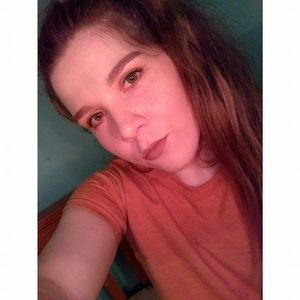 Meet your Posher, Caitlin