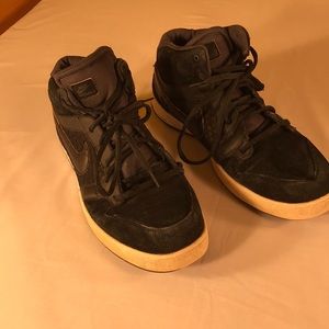 Nike Hogan 3 Athletic Shoes