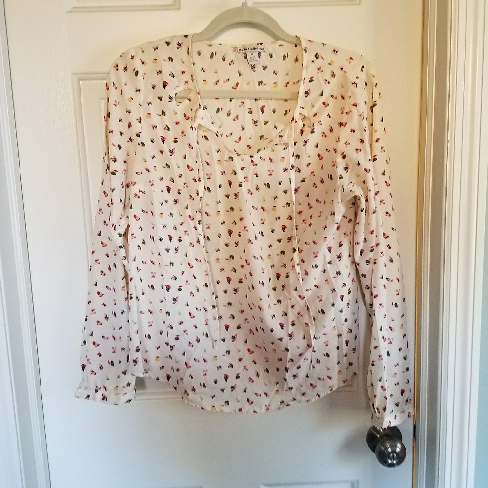 Adorable floral patterned top