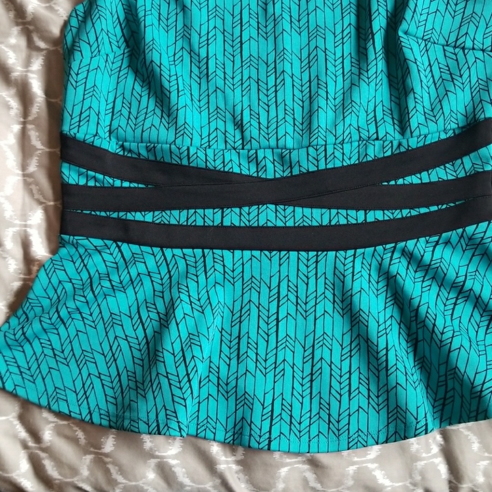 Large Top - Picture 2 of 3
