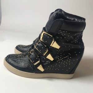 Steve Madden Shoe