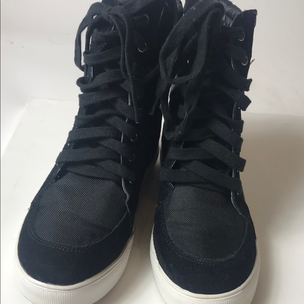 Steve Madden - Picture 3 of 3