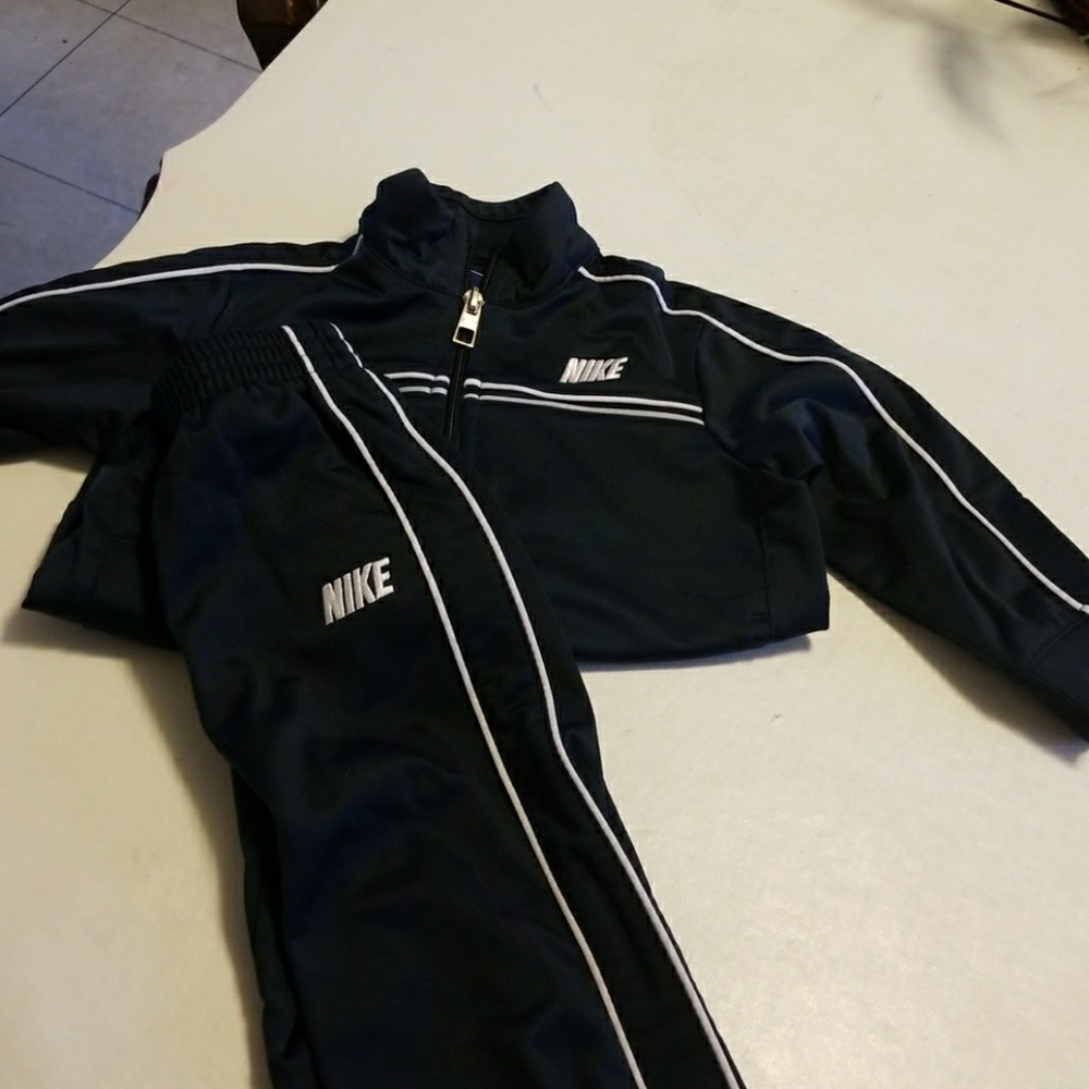 Nike jogging suit