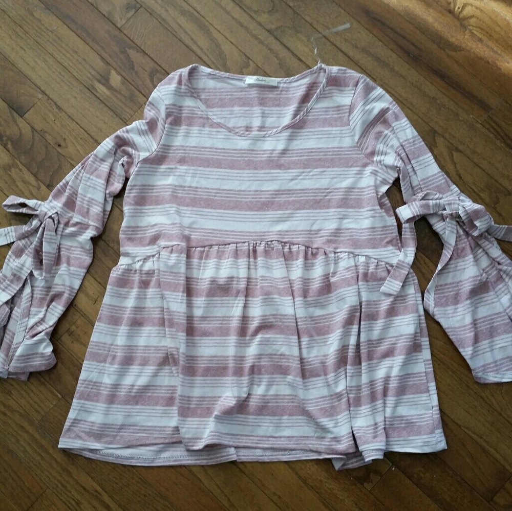 Adorable top..NWT