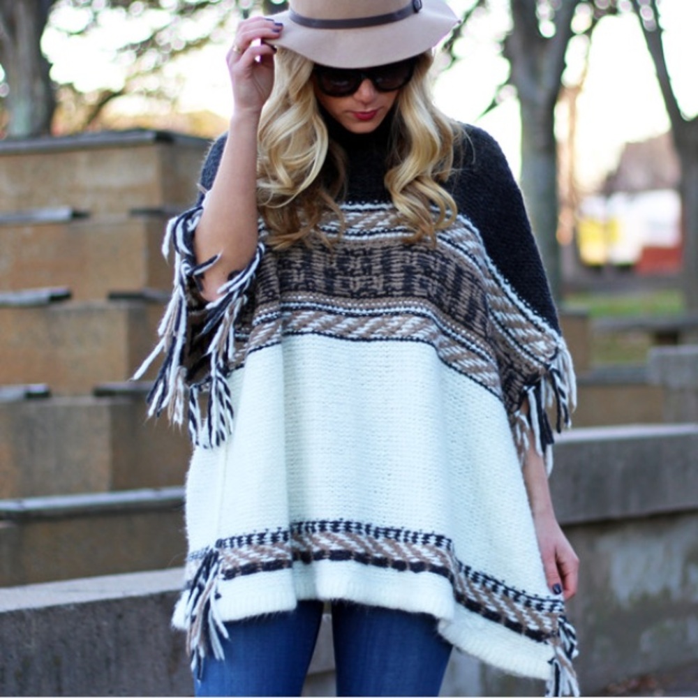 {Free People} Labyrinth Poncho Sweater Soft Size M