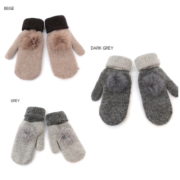🆕🌸 Charcoal Grey Fur Pom Pom Mittens - Picture 7 of 7