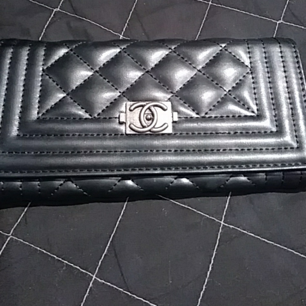 Black wallet