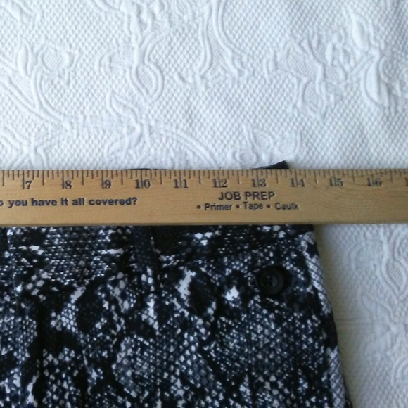 I.N.C. Snakeskin Print Pattern Detail Capri Pants - Picture 7 of 8