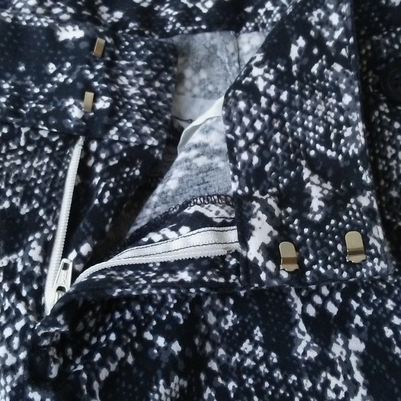 I.N.C. Snakeskin Print Pattern Detail Capri Pants - Picture 4 of 8