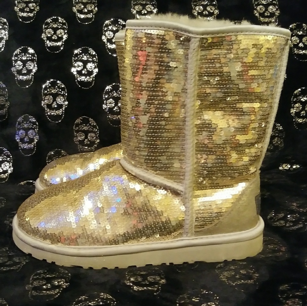 *Like New*Women's Silver Sequined Ugg Boots
