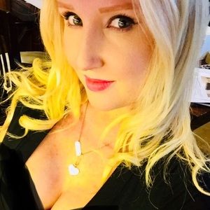 Meet your Posher, Felicia