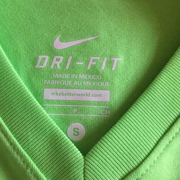 Nike Shirts - Picture 2 of 4