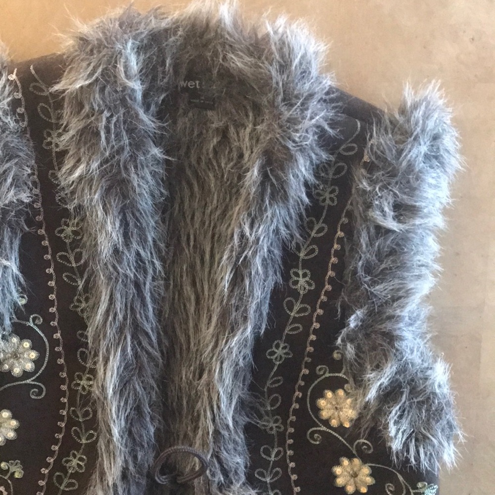 BEAUTIFUL FURRED VEST