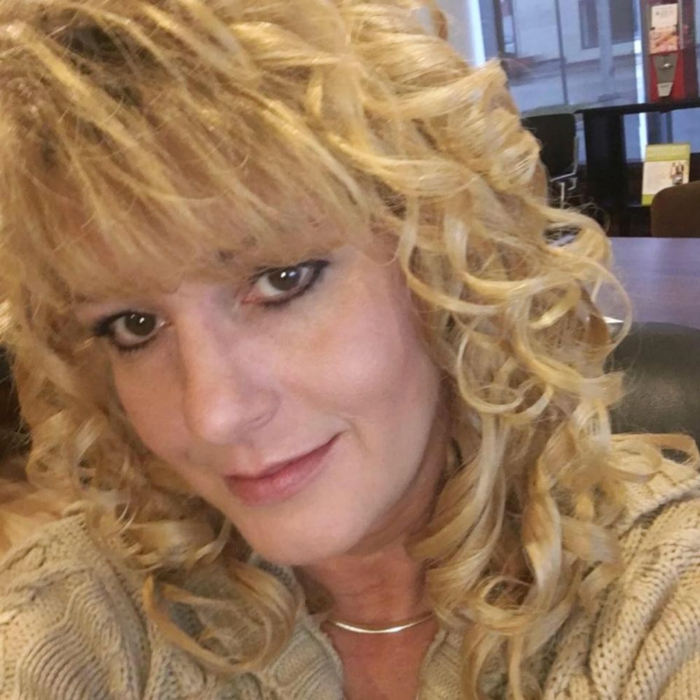 Meet your Posher, Angela