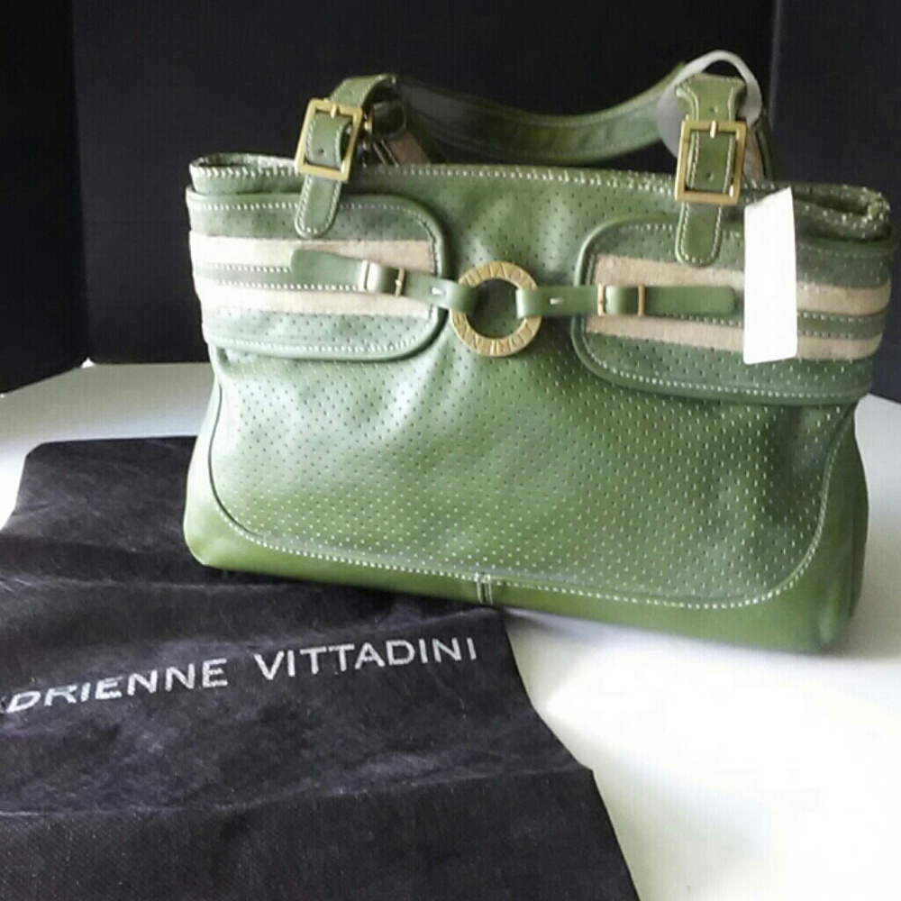 Adrienne Vitadini satchel purse☘️