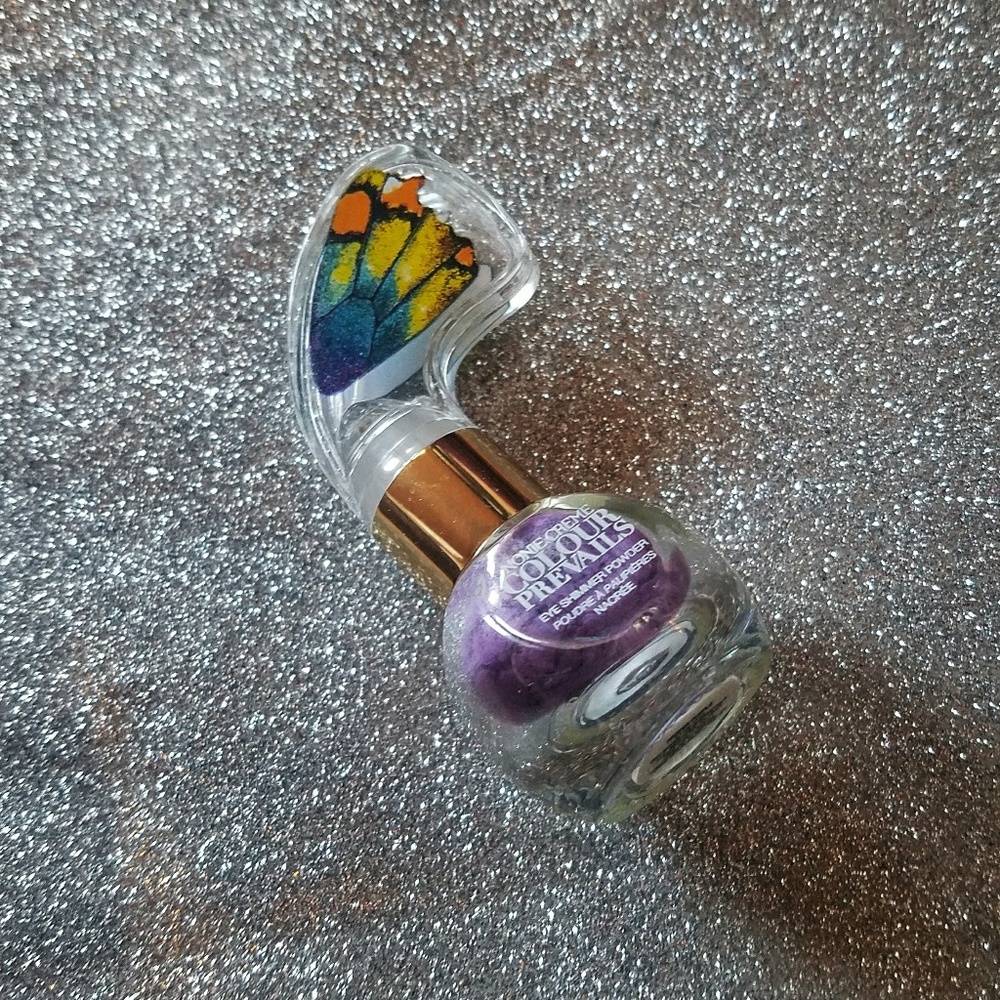 Colour Prevails Loose Eyeshadow