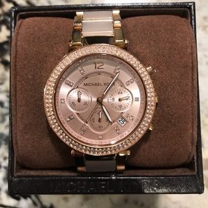 MICHAEL KORS
Parker Rose Gold-Tone Blush Watch