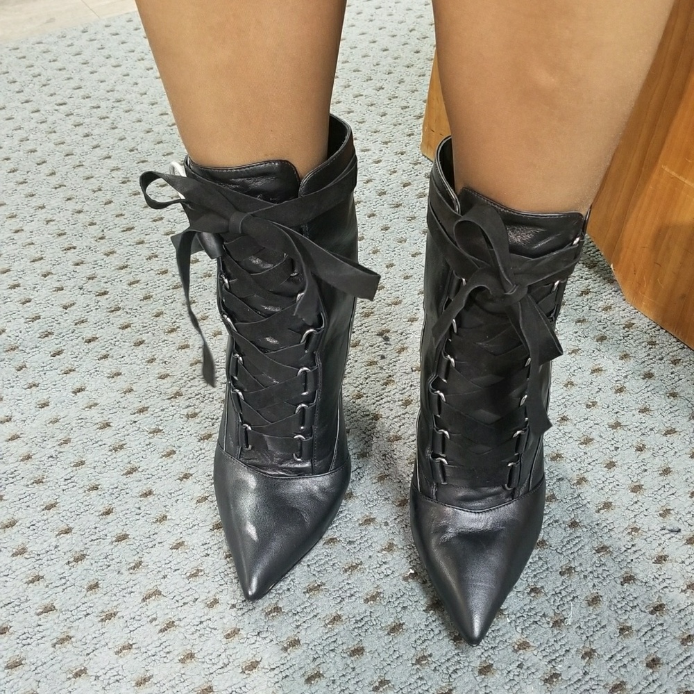 PRICE⤵️ Schutz Luamar pointy toe lace up booties. - Picture 4 of 8