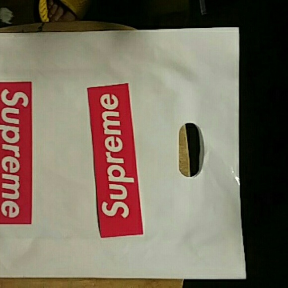 SUPREME - Picture 2 of 4