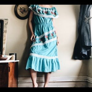 Vintage Mexican embroidered dress