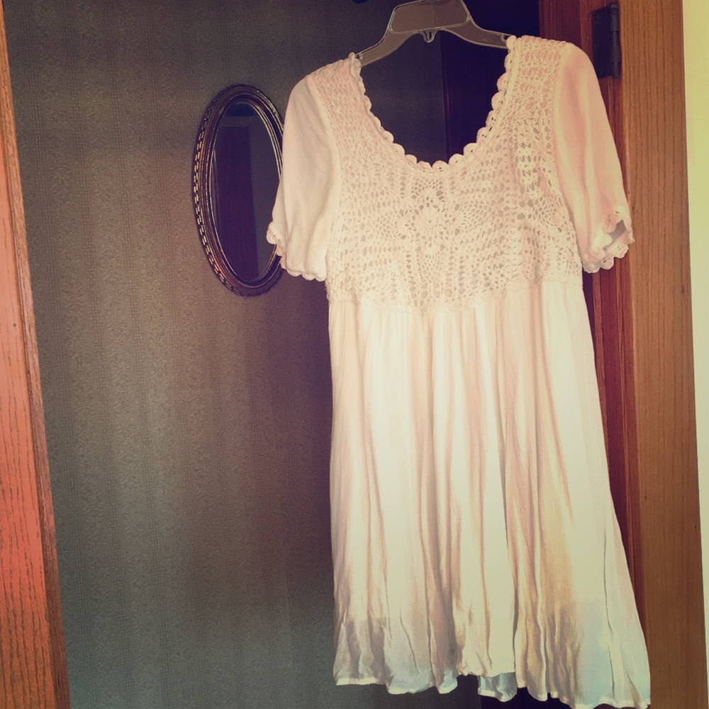 MINKPINK X UO White lace and crepe dress
