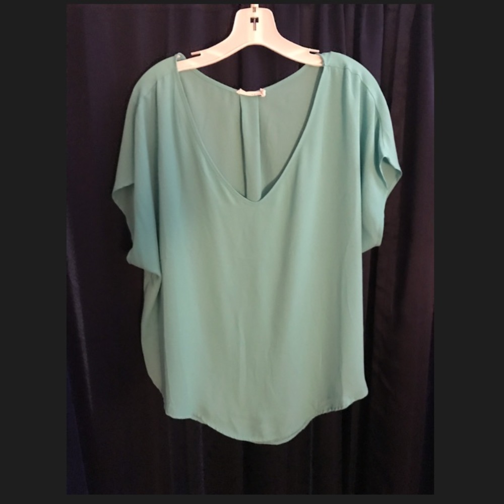 Mint green short sleeve blouse!
