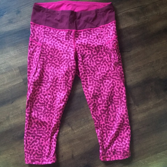 Lululemon Crops - Picture 1 of 2