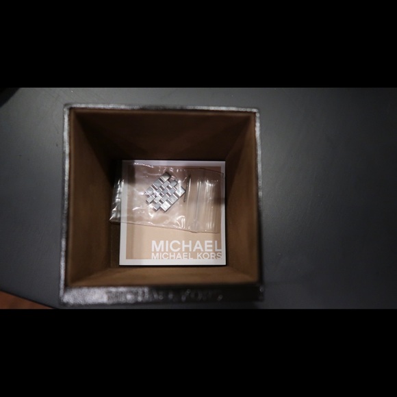 Men's Michael Kors Watch. - Picture 3 of 4