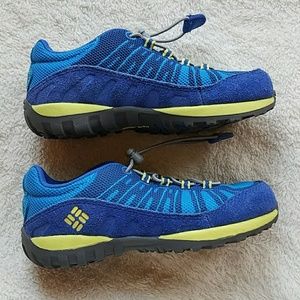 Kids trail shoes