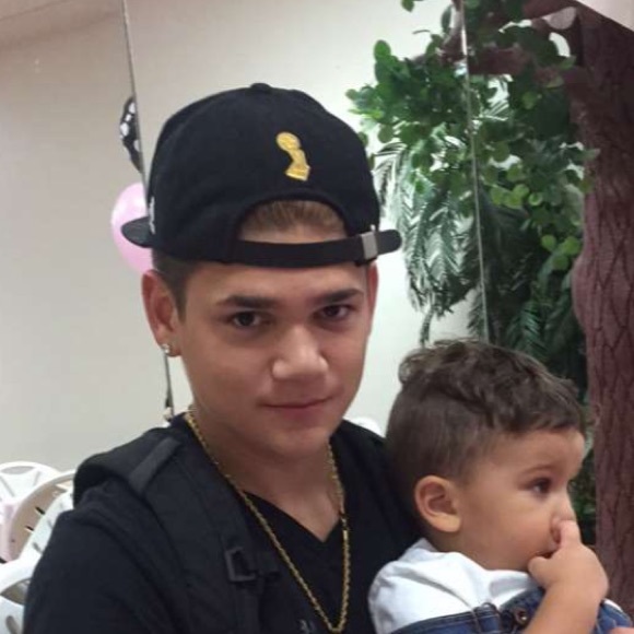 Meet your Posher, Dangelo - Picture 1 of 1