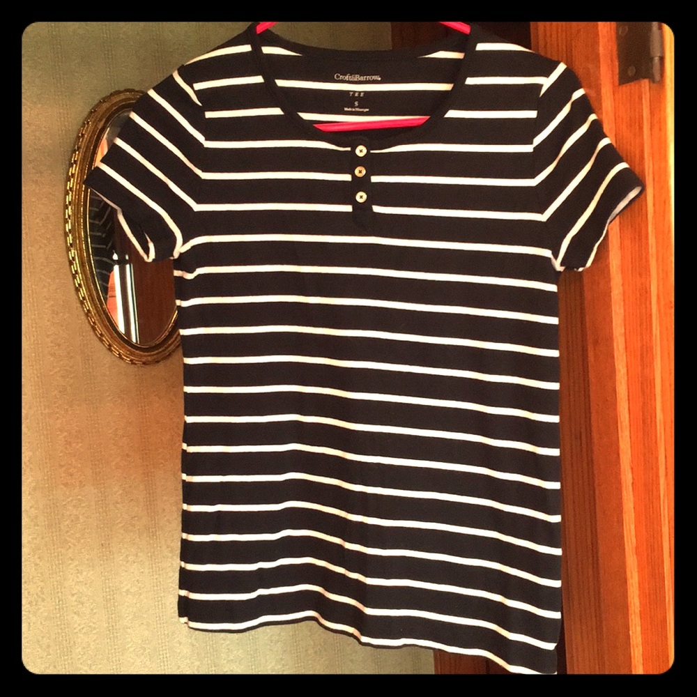 Black and white striped t-shirt women