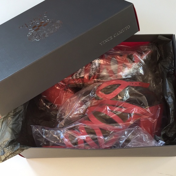 New w/box LEATHER VINCE CAMUTO king crab nubuck - Picture 2 of 6