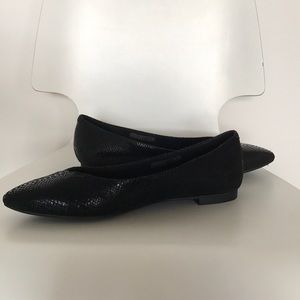 Vonic Black Flats