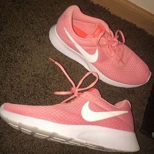 Nike Women’s Tanjum Shoes