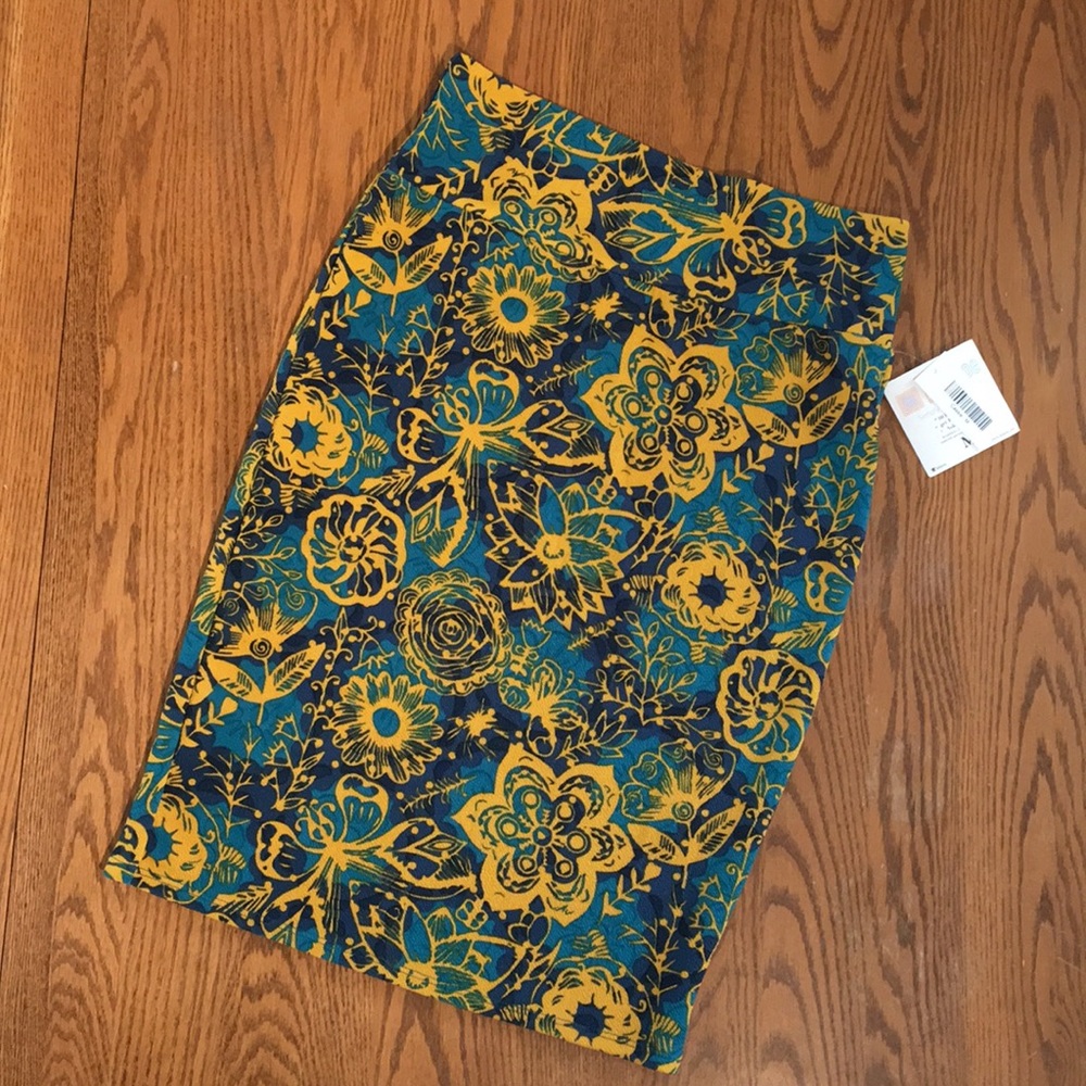 LulaRoe NWT Cassie Pencil Skirt M