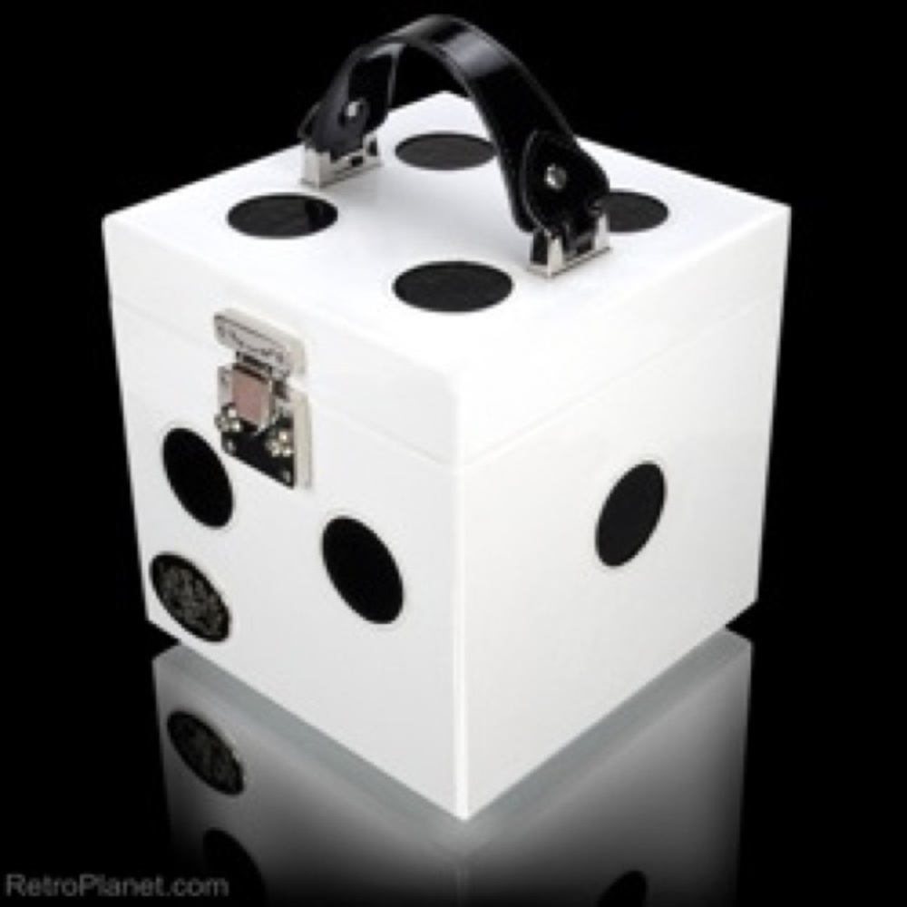 Dice cube makeup case