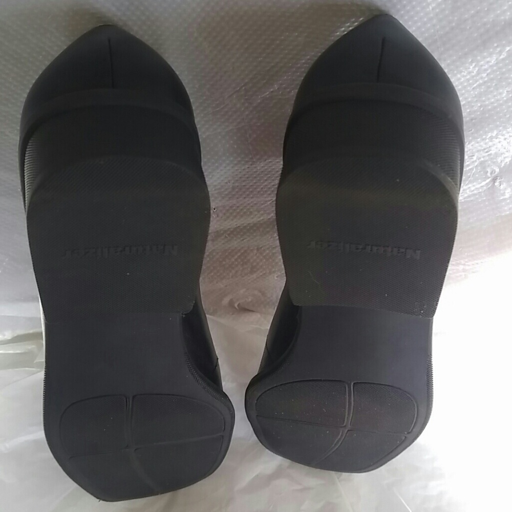 Shoes - Picture 4 of 6
