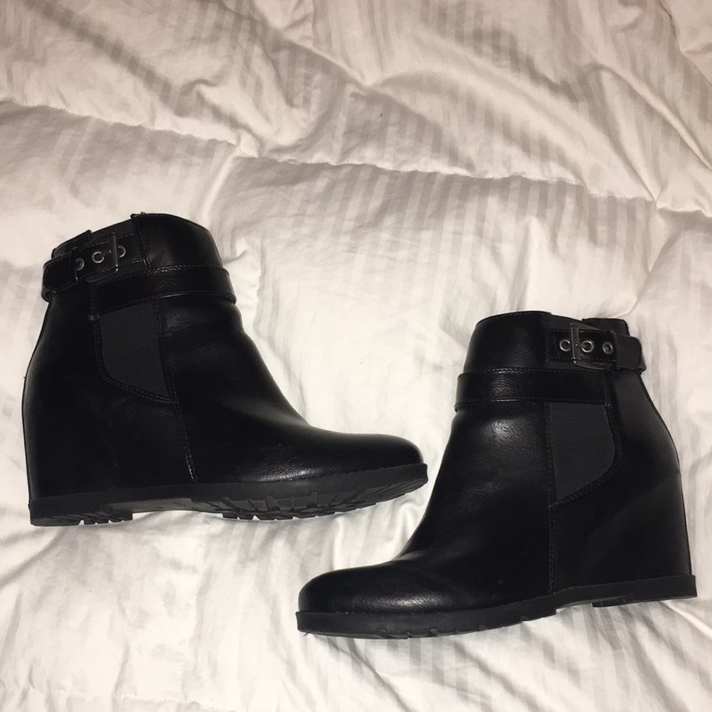 Black wedge leather booties