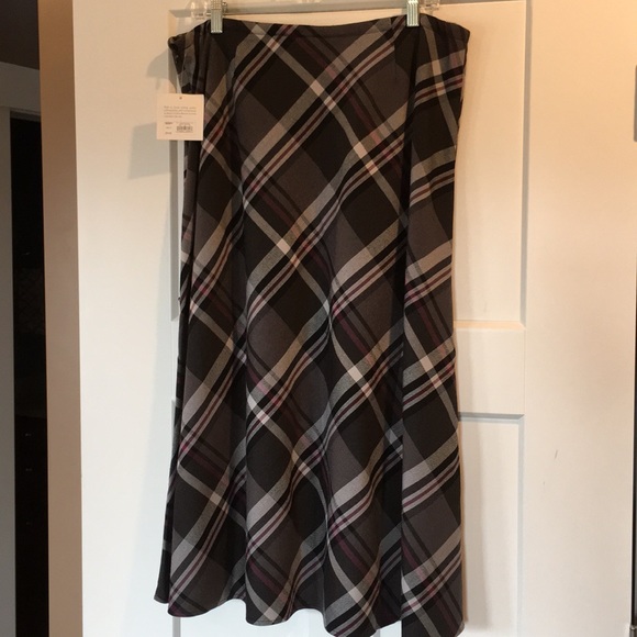 Croft Barrow Black Plaid Skirt Size 6 
