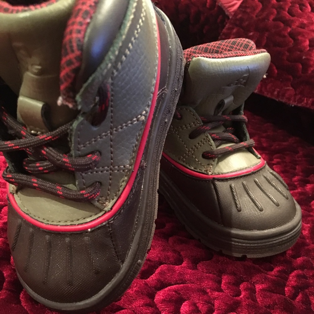 New Nike toddler boot