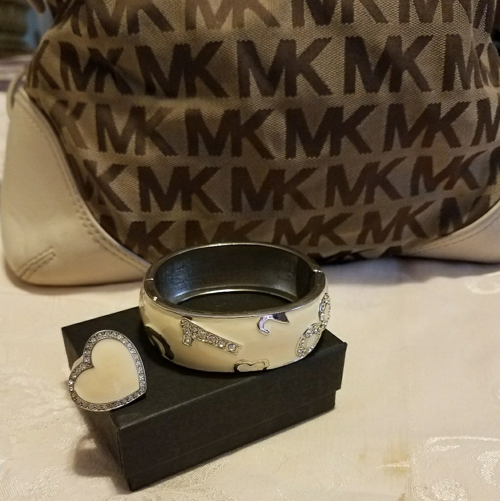 Cream And Silver Bangle & Ring Set