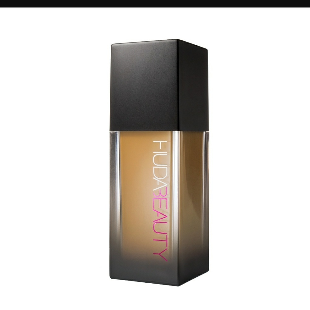 Brand New Huda Beauty Faux Filter Foundation